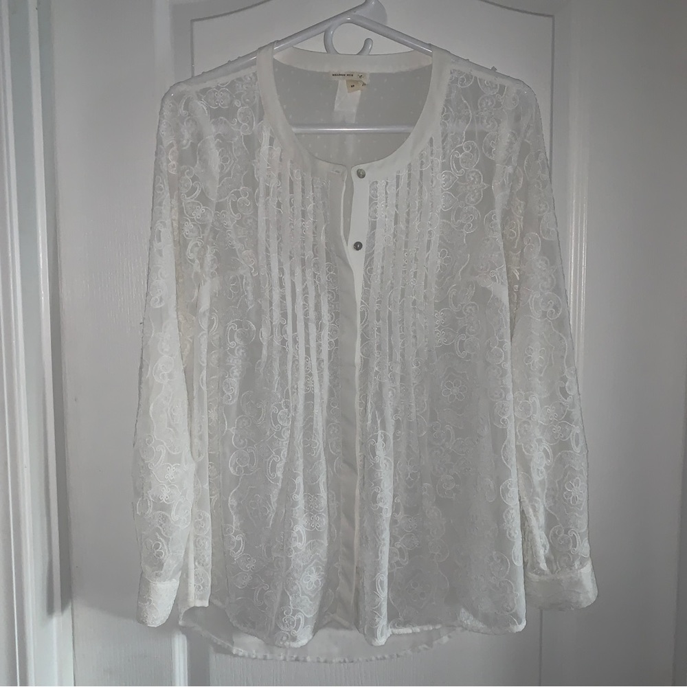 Women’s XS MEADOW RUE Anthropologie White Lace Pleated Long Sleeve Button Blouse